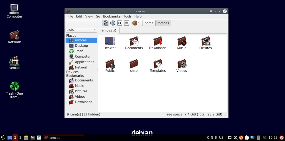 A screenshot of the LXQt desktop with the GNUstep icon theme.